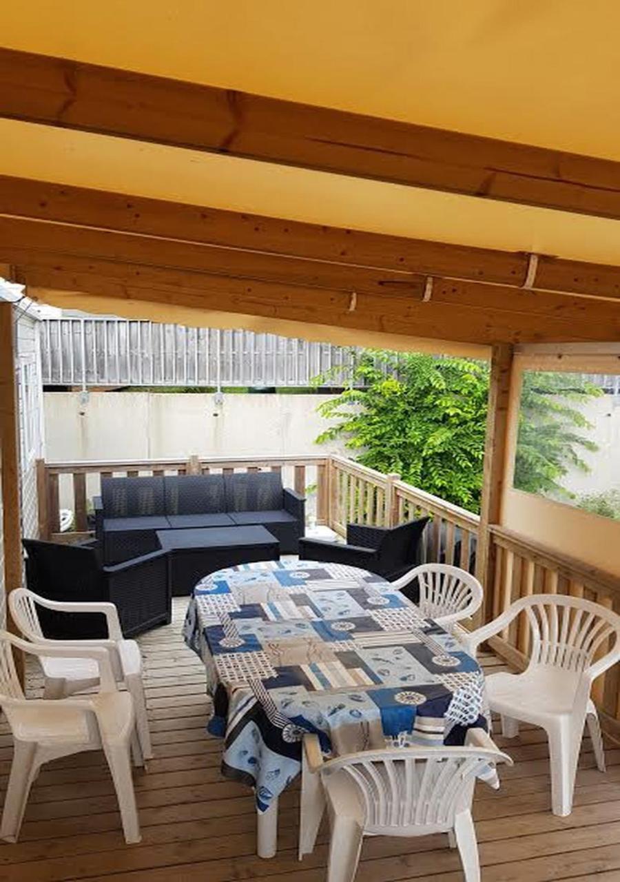 - Mobilhomes Bord De Mer, Conguel Camping