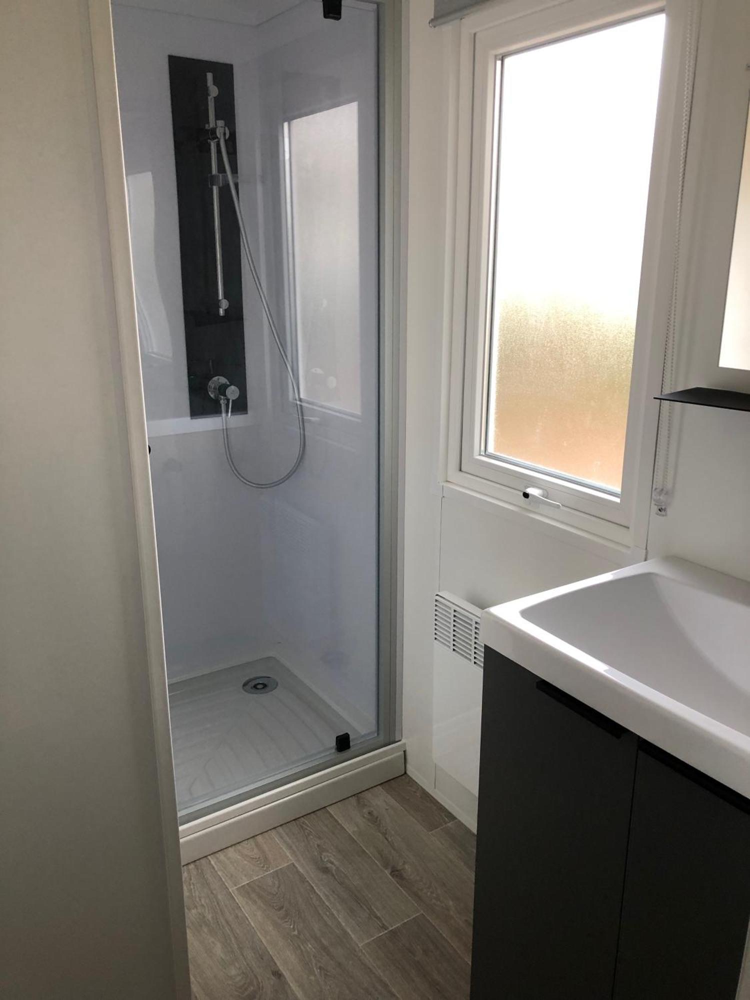 - Mobilhomes Bord De Mer, Conguel Camping *