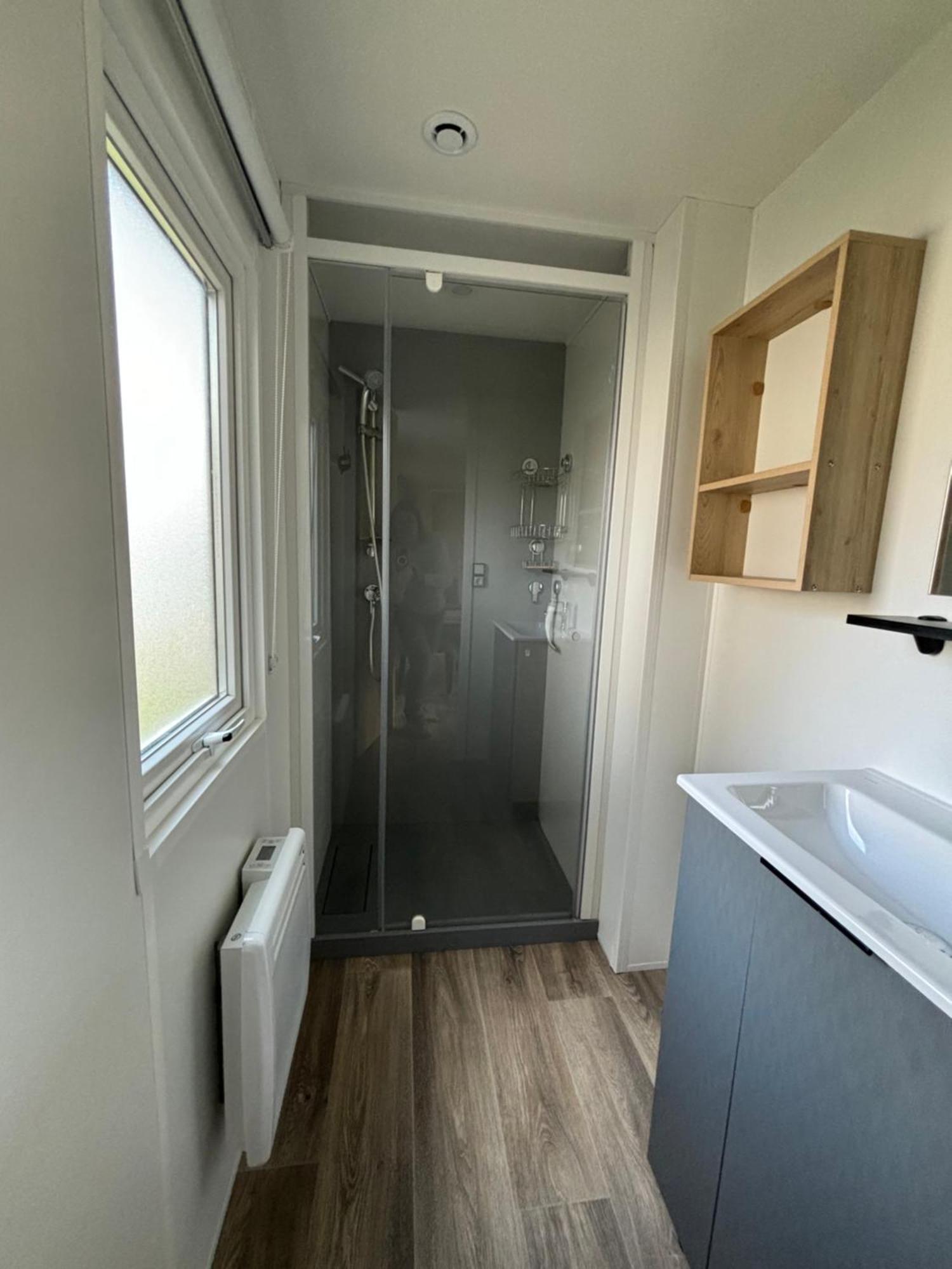 Camping - Mobilhomes Bord De Mer, Conguel *