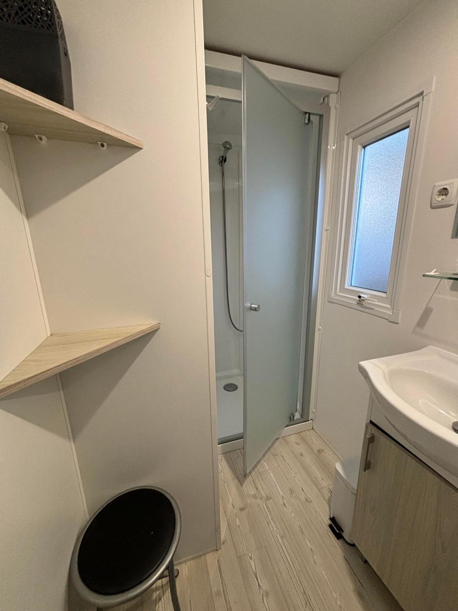- Mobilhomes Bord De Mer, Conguel Campsite *